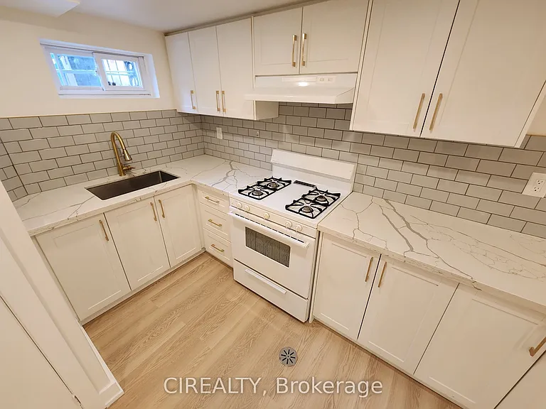 188 Cherrywood Dr #LOWER — Photo 5
