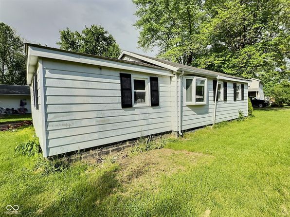4986 Adkins St, Columbus, IN 47201