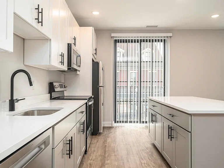 Taylor Flats — Photo 25