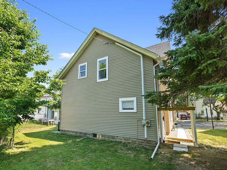 Listing photo 4