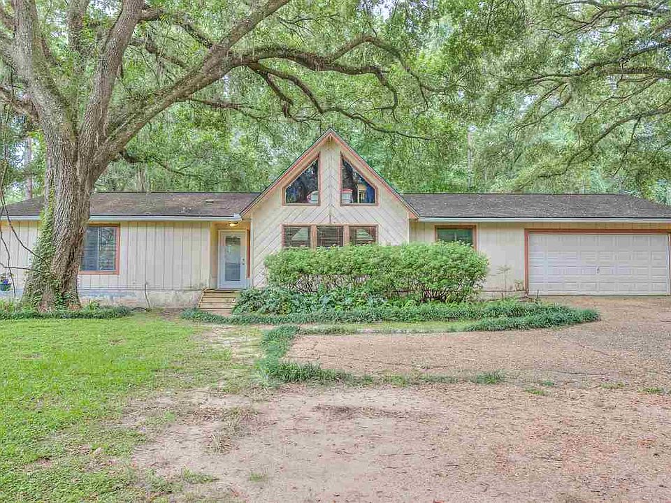 1st image of 2631 Lucerne Dr