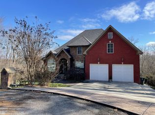 1042 Red Robin Ln, Chattanooga, TN 37421