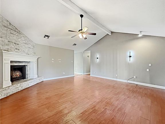 4th image of 105 Branchwood Dr