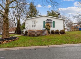 12 Big Elk Dr, West Grove, PA 19390