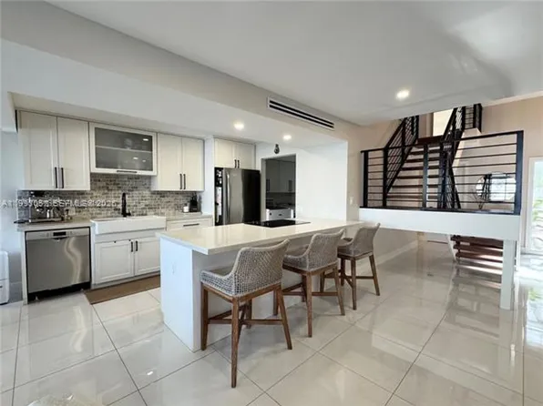 1490 NW 113th Way, Pembroke Pines, FL 33026