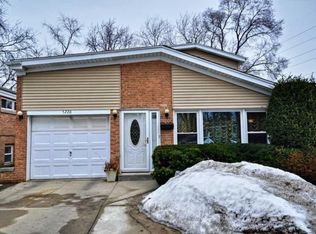 5220 Harmswood Ter, Skokie, IL