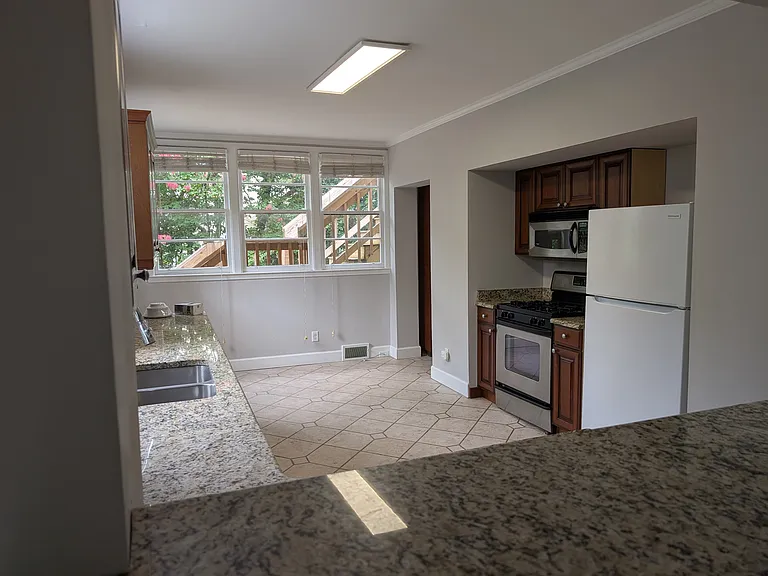 1907 Pendleton St — Photo 19