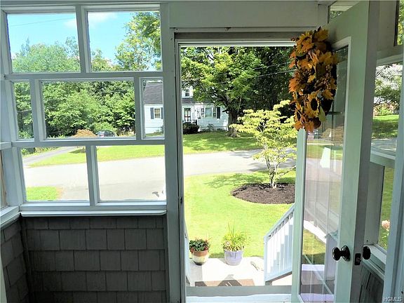 3rd image of 42 Sunset View Dr