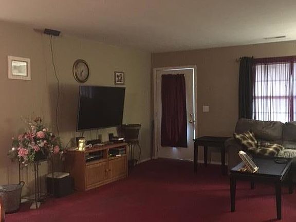4th image of 108 Waterford Ln