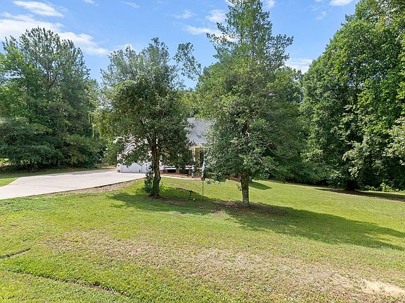 2nd image of 427 Carrington Dr