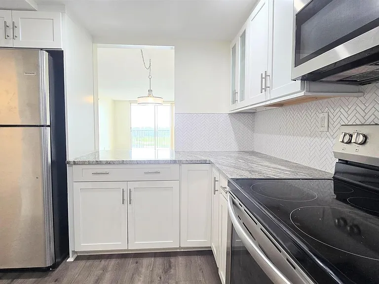 3100 W Rolling Hills Cir #609 — Photo 3