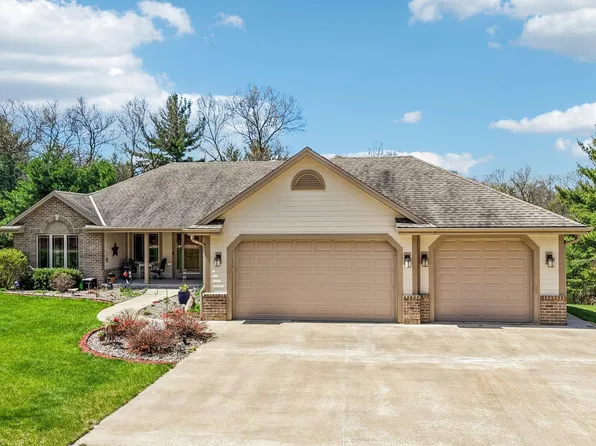 875 Fawn Ln, Grand Marsh, WI 53936