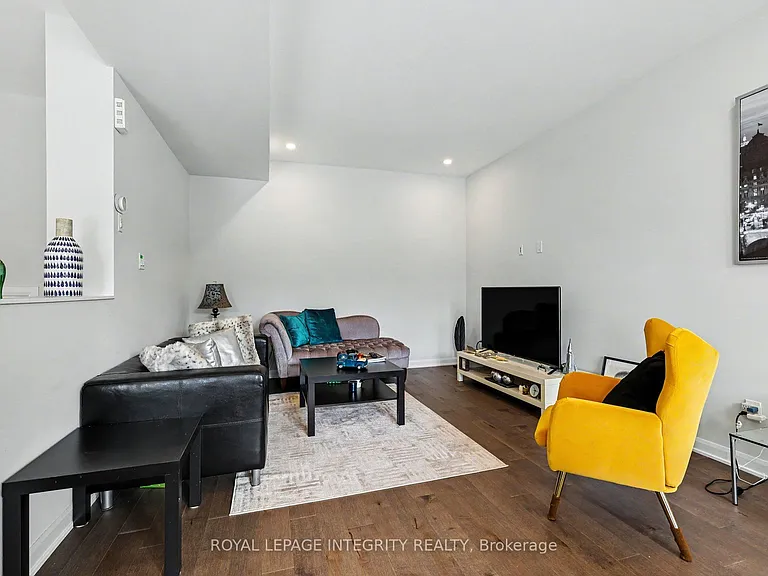 906 Lixnaw Ct — Photo 5