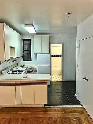 2nd image of 313 W 57th St APT 3