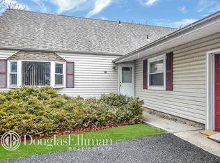 67 Beech St, Islip, NY 11751