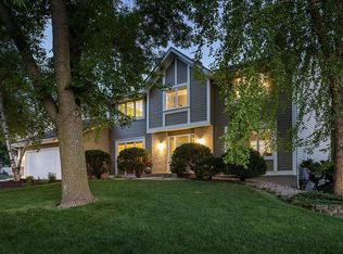 1759 Valley Ridge Pl, Chanhassen, MN 55317