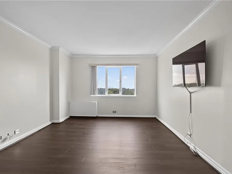 7320 Glenroie Ave #10E — Photo 36