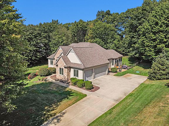 4th image of 9395 Marshwood Dr