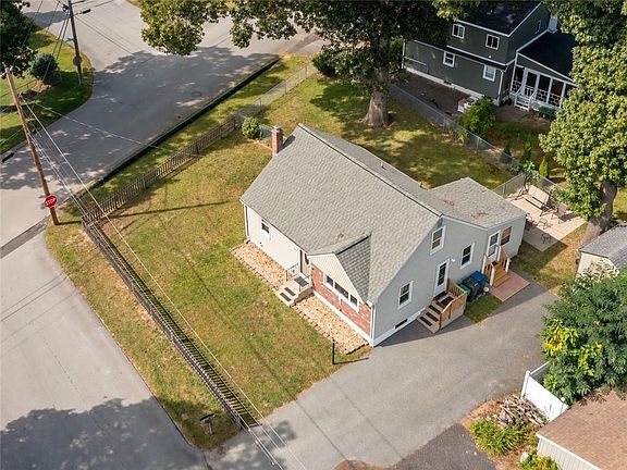 2nd image of 73 Salix St