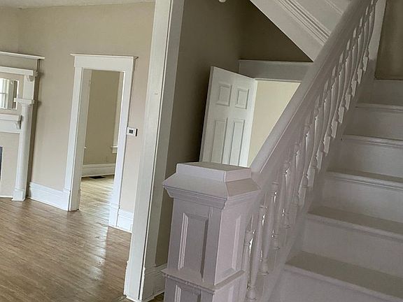 2nd image of 635 E Wheeling St APT A