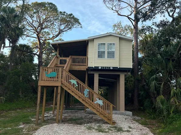 1241 Hawthorne Ave, Cedar Key, FL 32625
