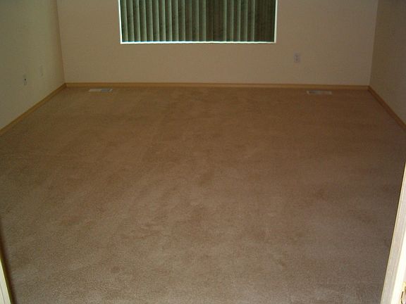 4th image of 527 Roycroft Dr NW