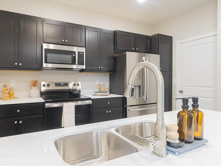 2700 Emery Dr — Photo 18
