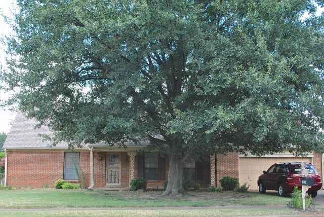 1st image of 5074 Fairbrook Ave