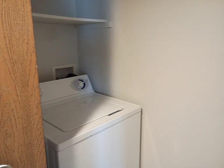 Prentiss Pointe Apartments — Photo 114