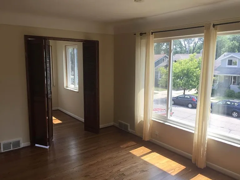 259 Ardmore Dr — Photo 4