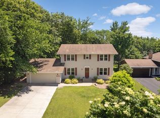 8103 Dakota Ln, Chanhassen, MN 55317