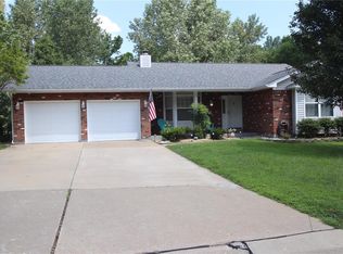 608 Highfield Dr, Saint Charles, MO