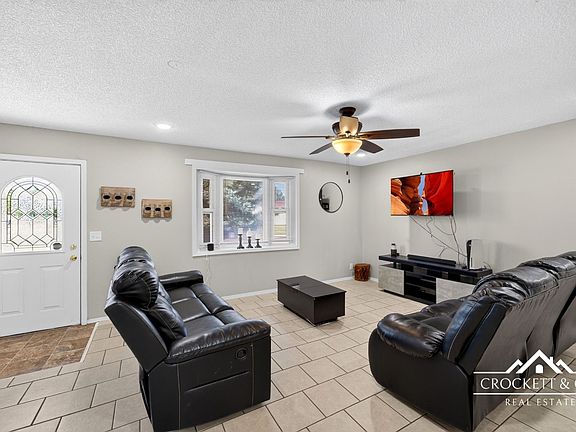 4th image of 304 Barber Ave
