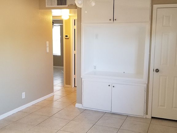 5th image of 3333 S Roosevelt St