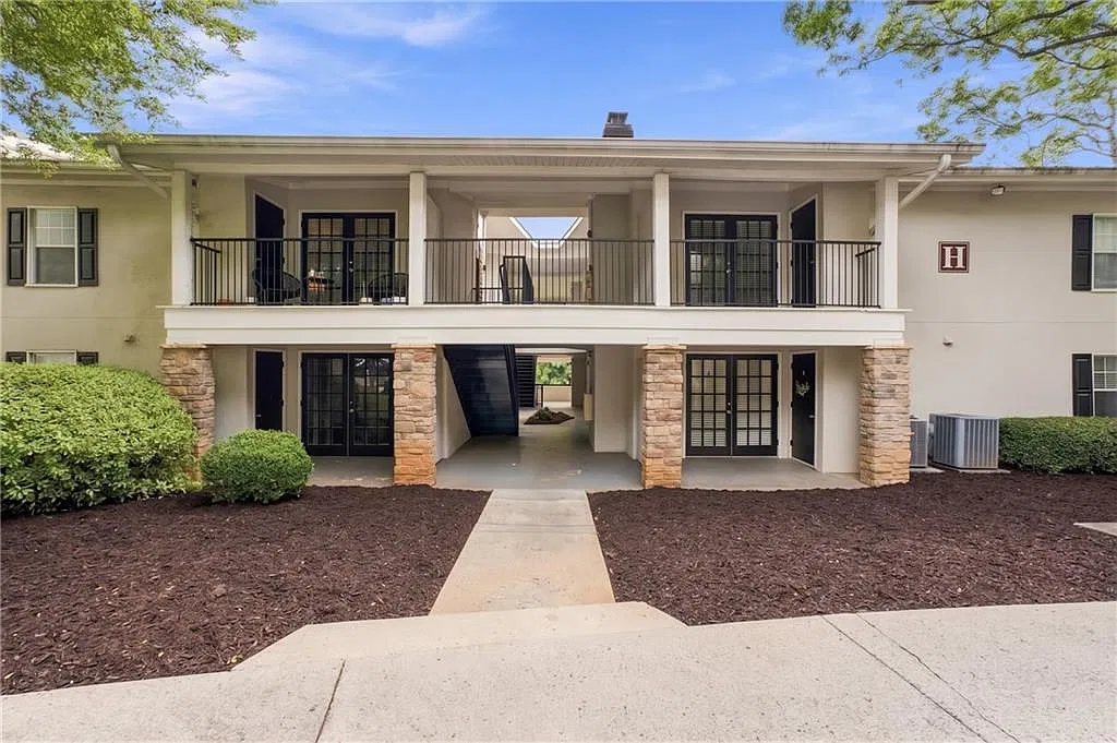 2 bed, 2.0 bath, 1073 sqft, $2,000 — Photo 4