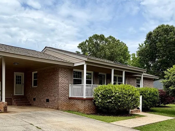328 Pinehurst Dr, Greenwood, SC 29646