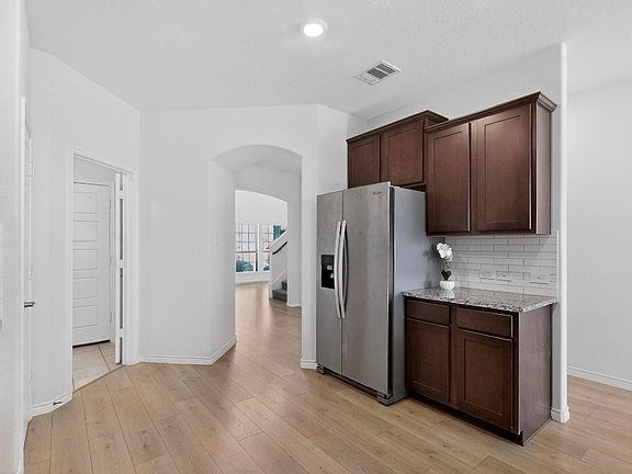 5th image of 2917 Lampasas Ln