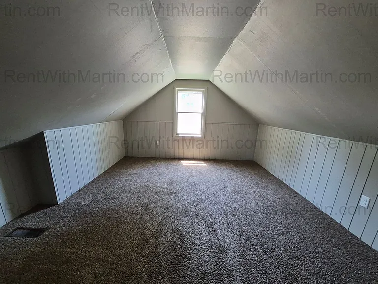 925 Hammond Ave — Photo 17