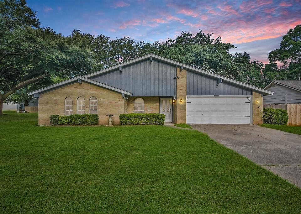 1st image of 31119 Antonia Ln