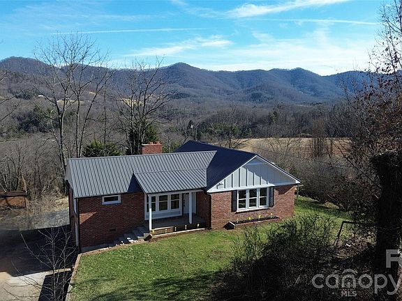 3rd image of 1397 Dutch Cove Rd