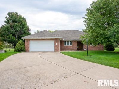 8 Winged Foot Dr, Pekin, IL, 61554