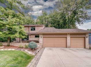 7566 Ashburton Ct, West Bloomfield, MI 48322