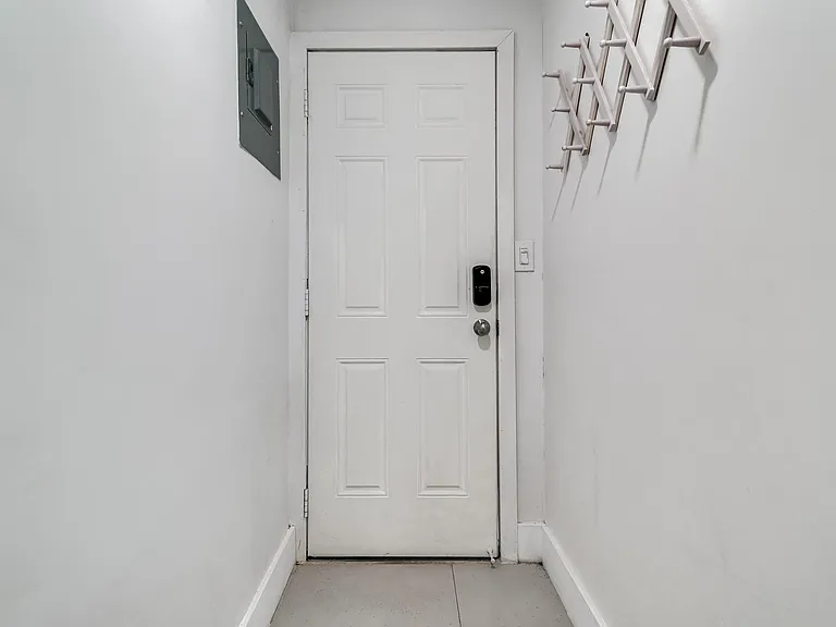 3147 SW 17th St #4 — Photo 12