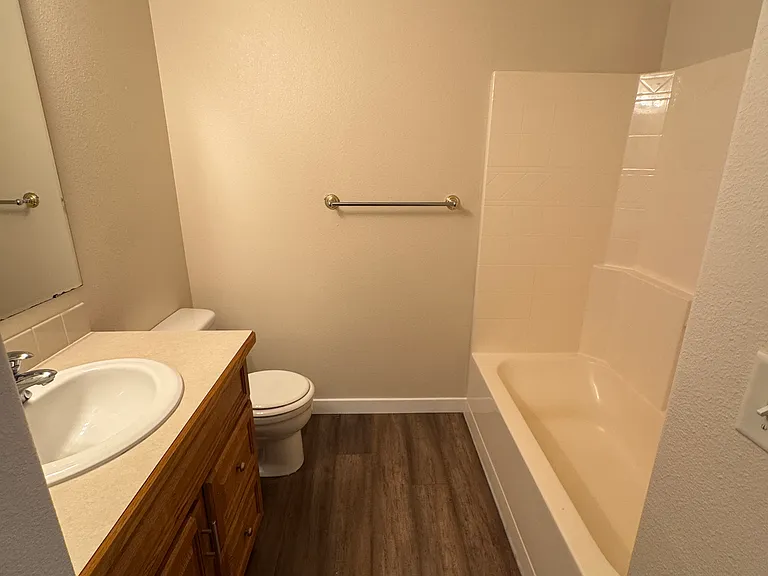 5930 N Bogart Ln — Photo 8