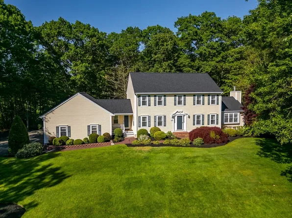 112 Jillian Way, Westport, MA 02790