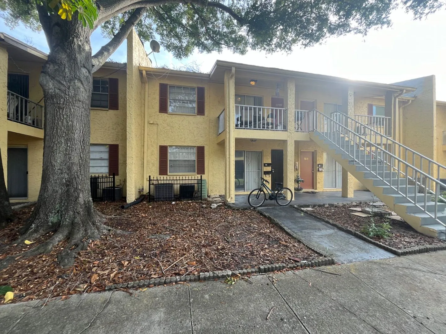 Nice 1-bedroom, 1-bathroom apartment. $1.00 security deposit with approved credit. — Photo 2