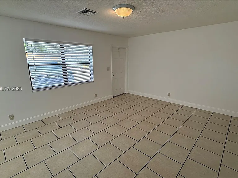 6421 NW 20th Ct #6421 — Photo 6