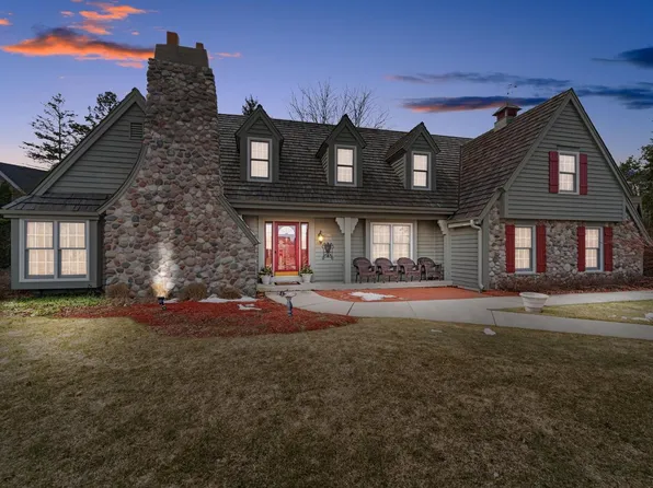 N37W6989 Wilson STREET, Cedarburg, WI 53012