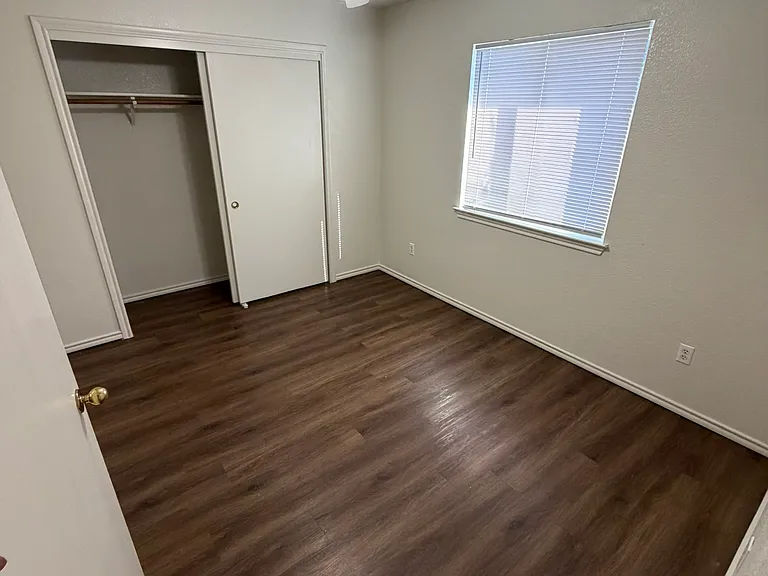 4802 Silver Wood Ct — Photo 9