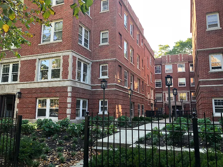 The Malden Residence — Photo 1